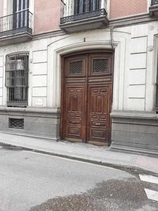 Comodo Apartamento Mayor Y Sol Madrid Luaran gambar